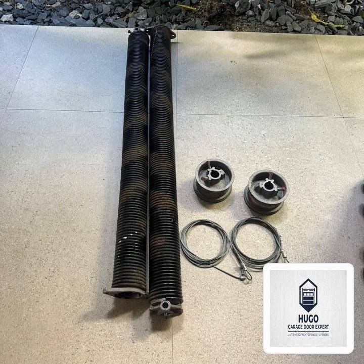 Hugo Garage Door Expert Dispatch in Humble (Kingwood Area): Heavy-Duty EPDM Perimeter & Bottom Seal Weatherproofing - Humble, TX